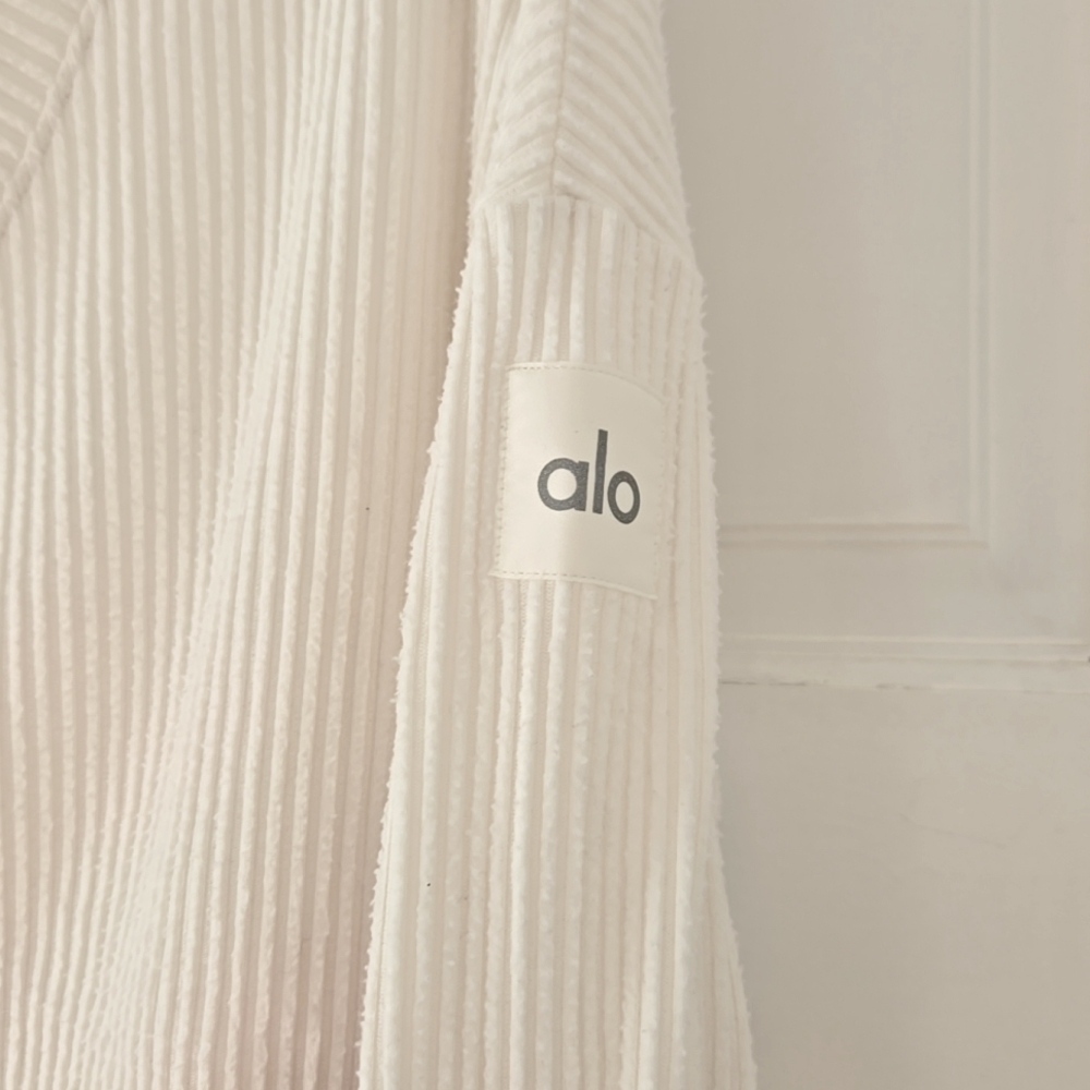 Alo Yoga Muse Ribbed Crop Pullover - Picture 6 of 7